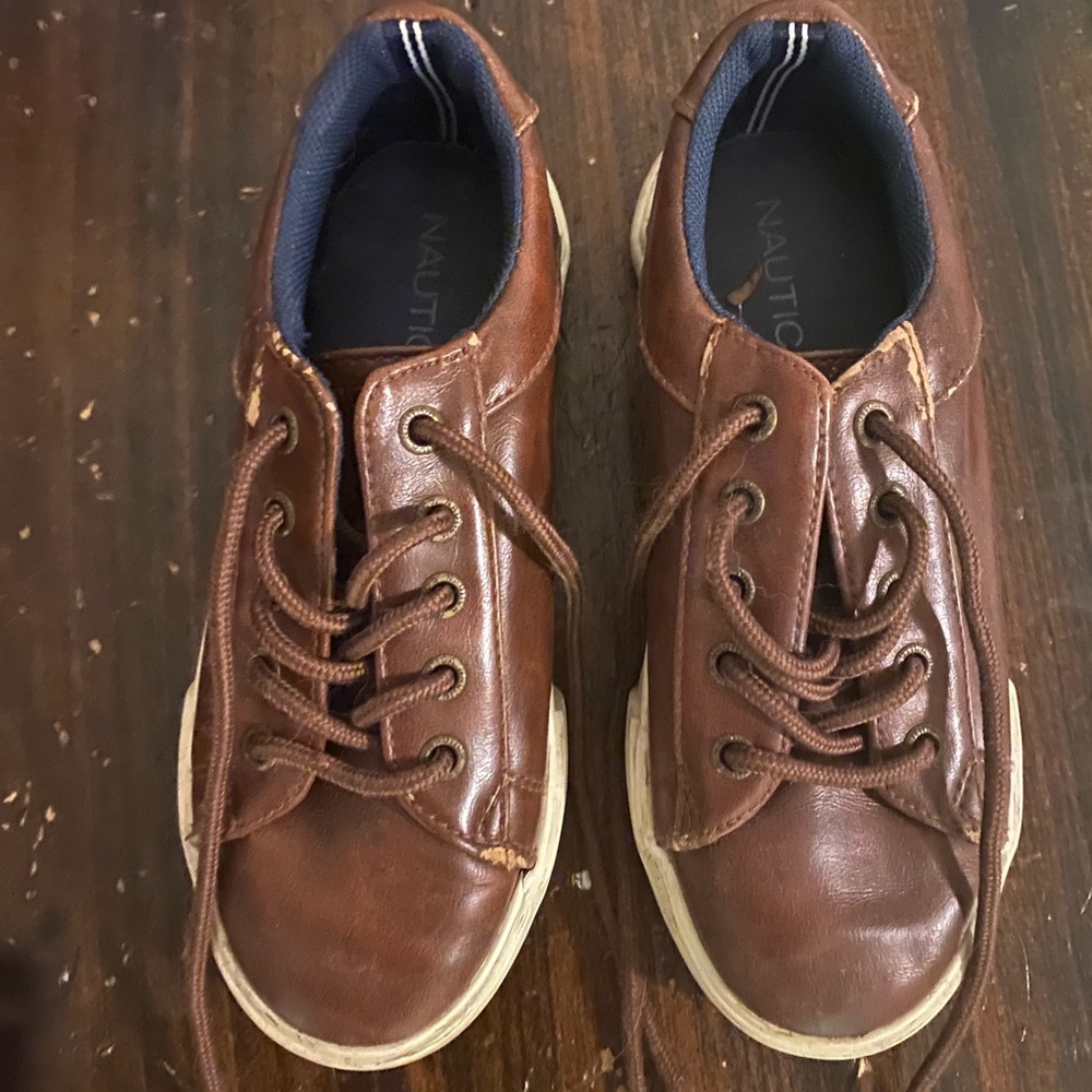 Nautica boy shoes